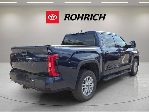 Used 2022 Toyota Tundra SR5 w/ SR5 Convenience Package image 6