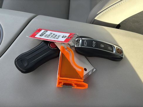 Used 2021 Porsche Taycan 4S image 42