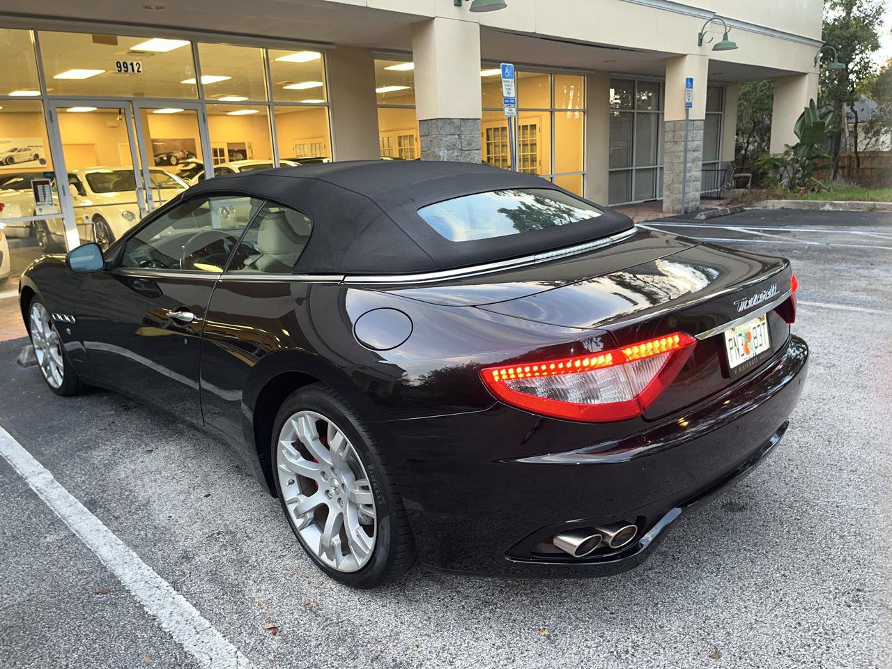 Used 2012 Maserati GranTurismo Convertible RWD image 22