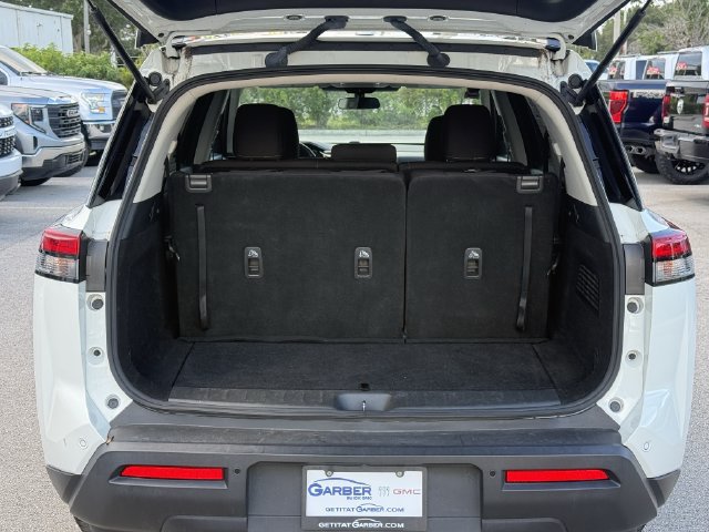 Used 2024 Nissan Pathfinder SV FWD image 12