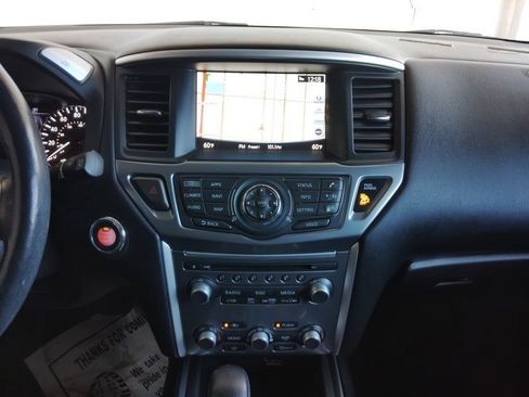 Used 2019 Nissan Pathfinder SL AWD/4WD image 29