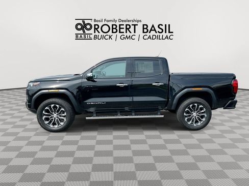 Used 2023 GMC Canyon Denali w/ Denali Black Edition AWD/4WD image 5