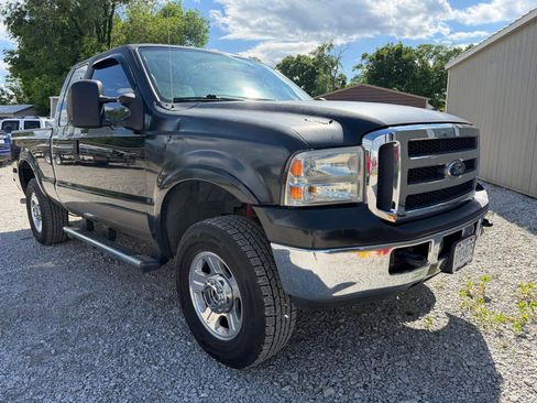 Used 2005 Ford F250 Lariat AWD/4WD image 5