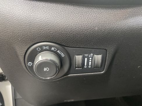 Used 2022 Jeep Compass Latitude w/ Convenience Group AWD/4WD image 19