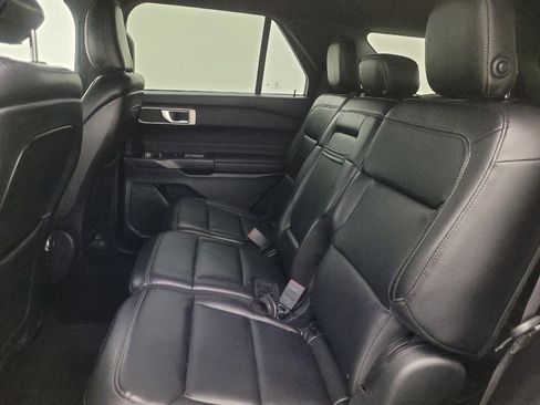Used 2020 Ford Explorer XLT w/ Equipment Group 202A RWD image 18