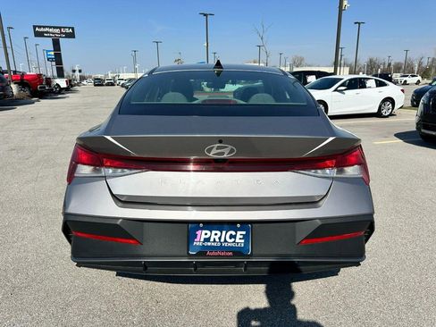 Used 2024 Hyundai Elantra SEL image 4