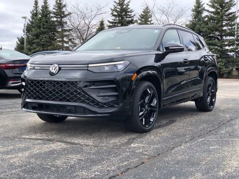 New 2026 Volkswagen Tiguan SE R-Line AWD/4WD image 3