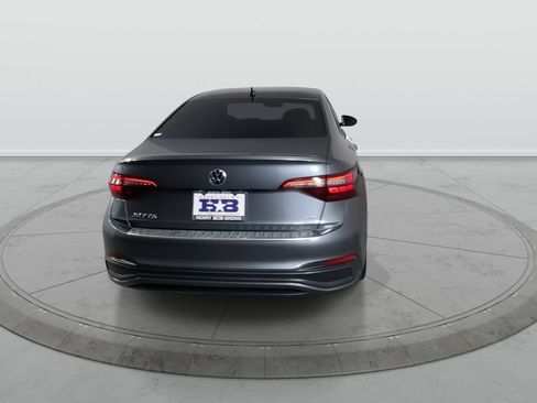 Used 2024 Volkswagen Jetta SE w/ Panoramic Sunroof Package FWD image 7