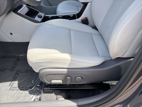 Used 2025 Hyundai Kona Limited FWD image 20