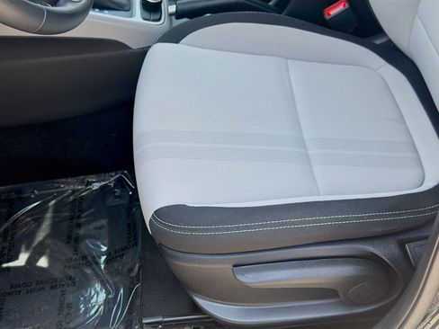 Used 2024 Hyundai Venue SEL FWD image 15