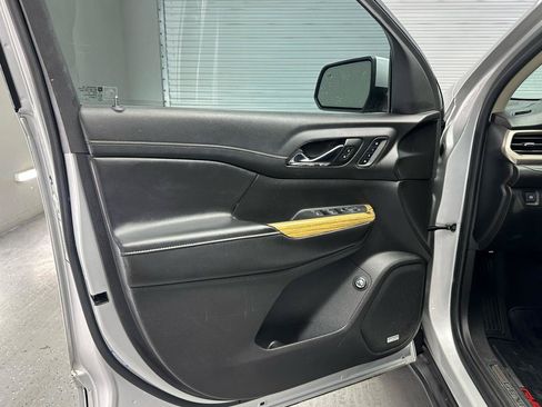 Used 2019 GMC Acadia Denali w/ Technology Package FWD image 18