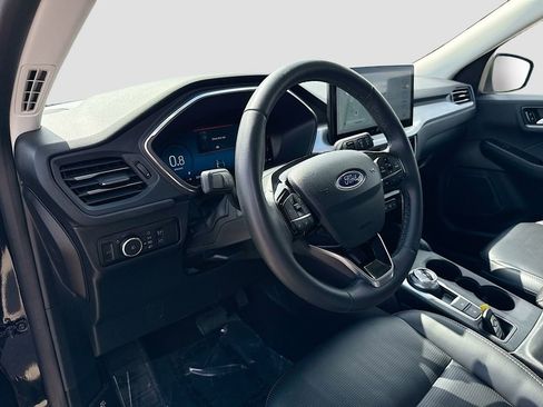 Certified 2023 Ford Escape Platinum AWD/4WD image 9