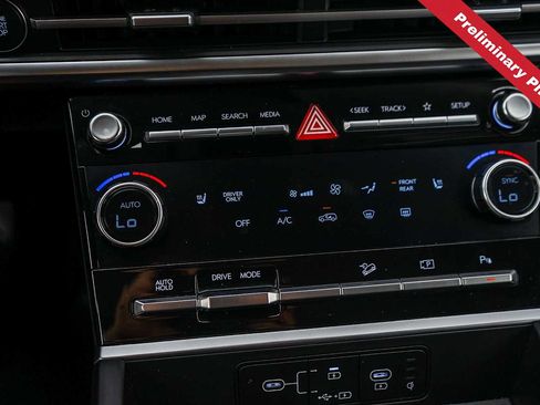 Used 2025 Hyundai Santa Fe SEL FWD image 19
