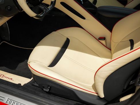Used 2024 Ferrari Roma RWD image 27