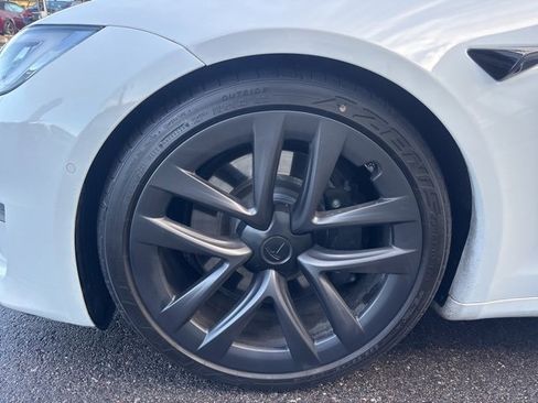 Used 2021 Tesla Model S Plaid image 4