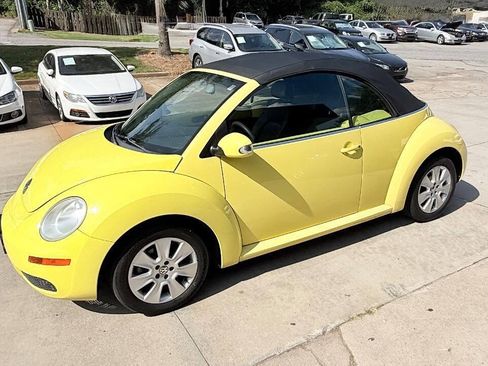 Used 2007 Volkswagen Beetle Convertible w/ Package 1 FWD image 50