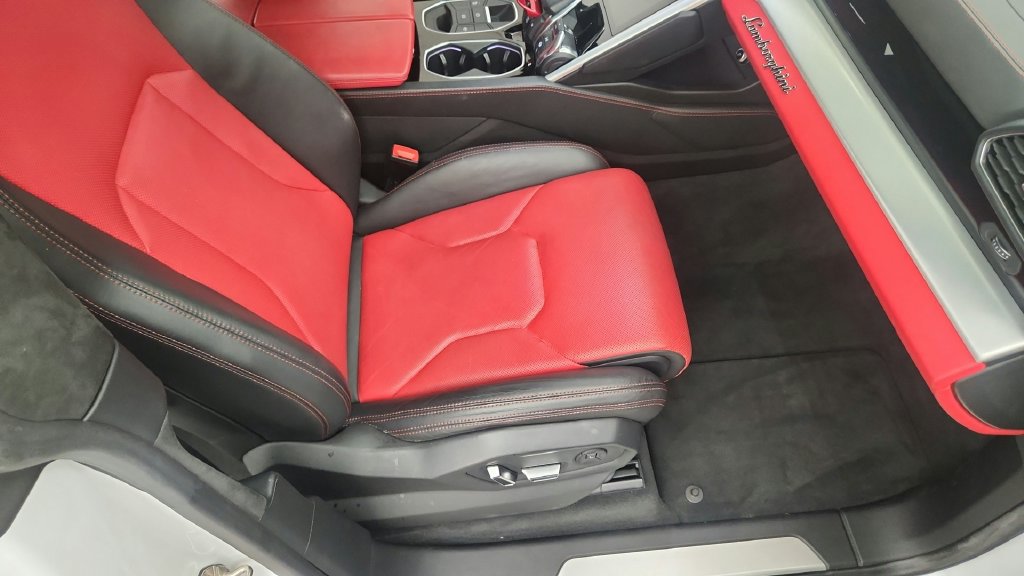 Used 2020 Lamborghini Urus AWD/4WD image 52