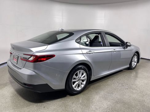 Used 2025 Toyota Camry LE FWD image 3