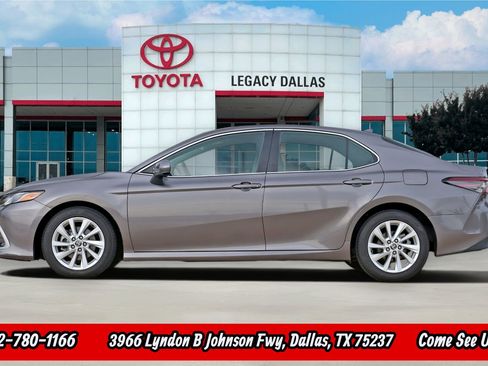 Used 2024 Toyota Camry LE FWD image 6