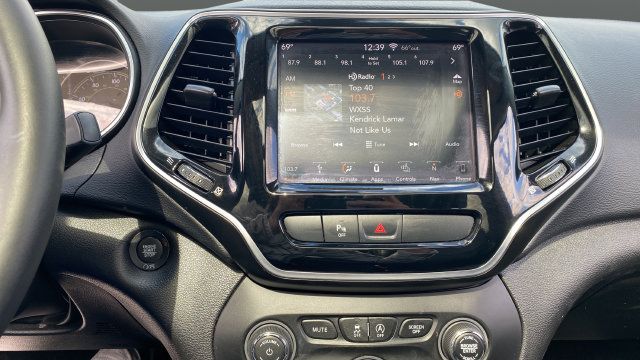 Used 2019 Jeep Cherokee Limited AWD/4WD image 15