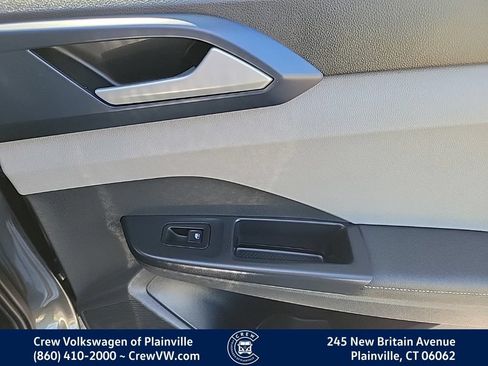 Certified 2024 Volkswagen Taos SE AWD/4WD image 45
