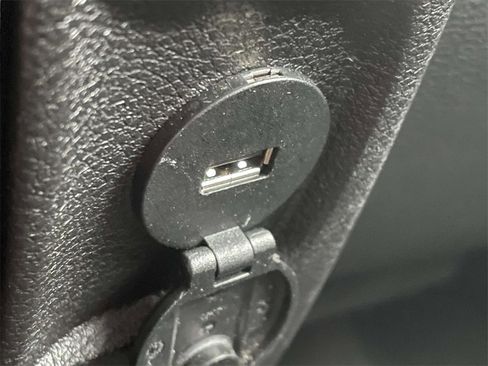 Used 2024 RAM 1500 Classic SLT image 29