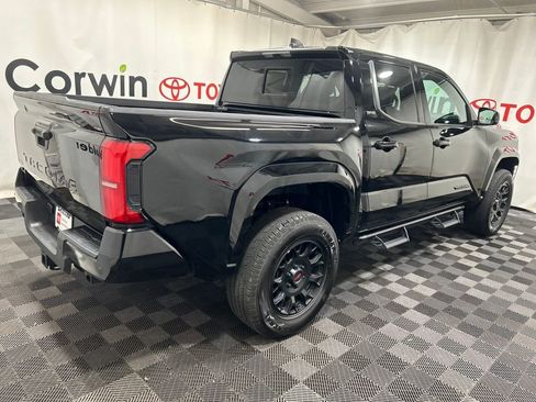 Used 2025 Toyota Tacoma SR5 image 5