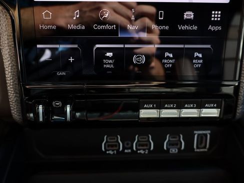 Used 2025 RAM 3500 Longhorn w/ Towing Technology Group image 28