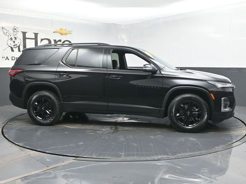 Used 2023 Chevrolet Traverse LT image 1