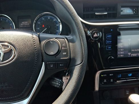 Used 2019 Toyota Corolla LE FWD image 23