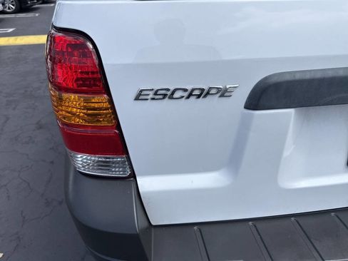 Used 2005 Ford Escape 2WD Hybrid image 27
