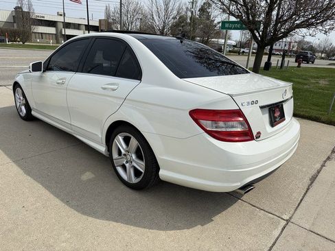 Used 2011 Mercedes-Benz C 300 SPORT 4MATIC image 7