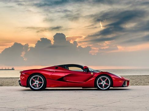 Used 2015 Ferrari LaFerrari image 7