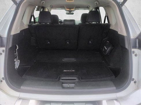 Used 2024 Nissan Rogue SL FWD image 6