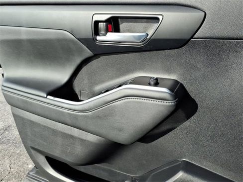 Used 2022 Toyota Highlander XLE image 10