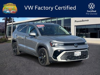 Certified 2025 Volkswagen Taos SE w/ Panoramic Sunroof Package