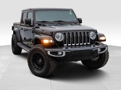 Used 2022 Jeep Gladiator Overland w/ Popular Equipment Package AWD/4WD image 2