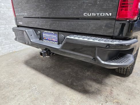 Used 2022 Chevrolet Silverado 1500 Custom Trail Boss AWD/4WD image 44