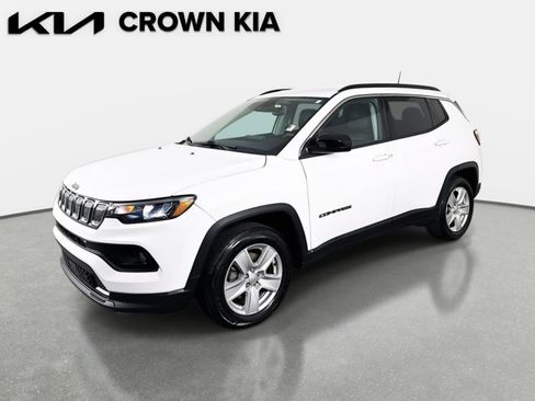 Used 2022 Jeep Compass Latitude image 1