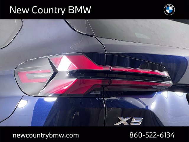 Used 2025 BMW X5 xDrive40i w/ M Sport Package AWD/4WD image 16