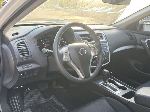 Used 2017 Nissan Altima 2.5 SR w/ Midnight Edition Package image 10