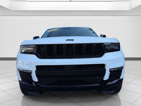 Used 2023 Jeep Grand Cherokee L Limited w/ Black Appearance Package AWD/4WD image 8