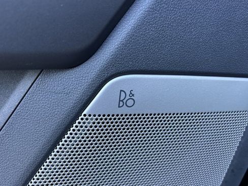 Used 2025 Ford F250 Lariat w/ Black Appearance Package image 22