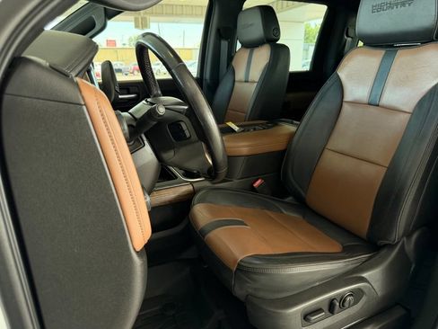 Used 2022 Chevrolet Silverado 2500 High Country w/ Z71 Off-Road Package AWD/4WD image 13
