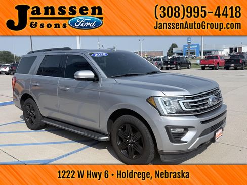 Used 2020 Ford Expedition XLT w/ Equipment Group 202A AWD/4WD image 4