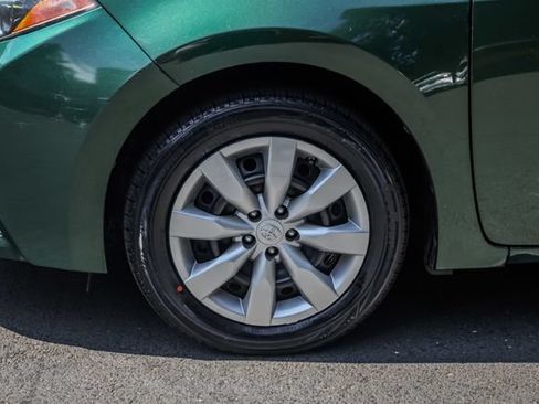 Used 2015 Toyota Corolla LE FWD image 12