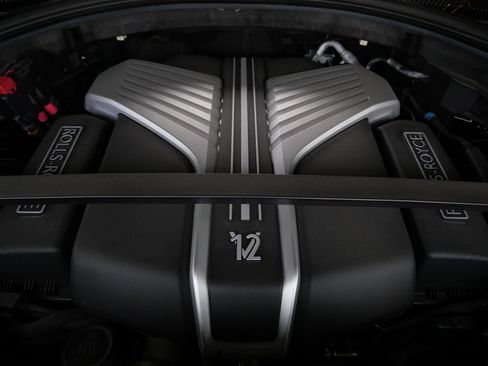 Certified 2021 Rolls-Royce Cullinan AWD/4WD image 31
