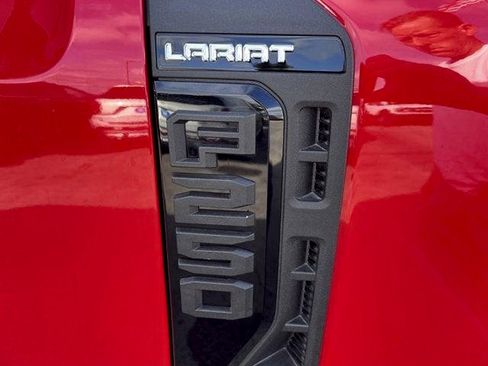 Used 2024 Ford F250 Lariat w/ Lariat Ultimate Package AWD/4WD image 12
