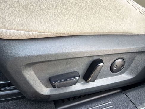 Used 2023 Nissan Rogue SL image 14