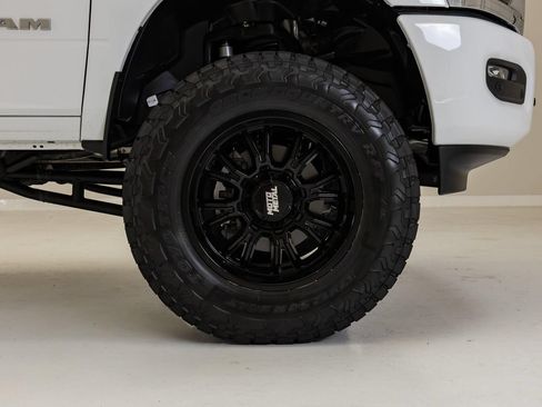 Used 2026 RAM 2500 Laramie AWD/4WD image 12